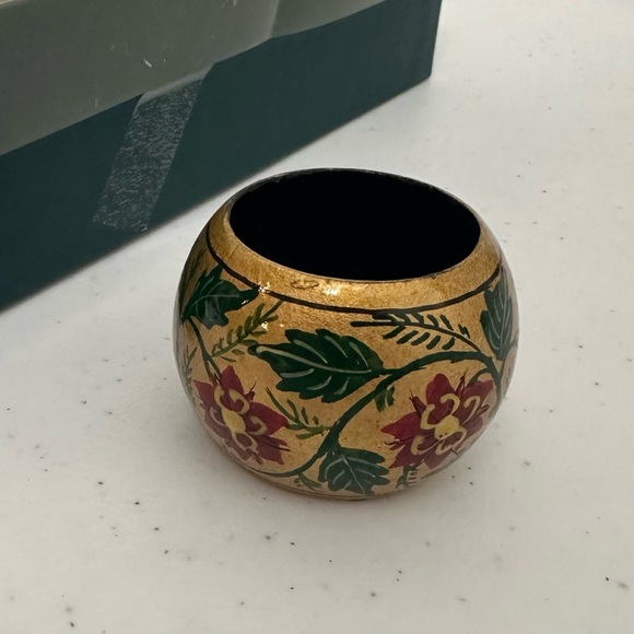 Vintage Paper Mache Hand Painted Poinsettia Christmas Napkin Rings Set Of 4 - Picture 4 of 11